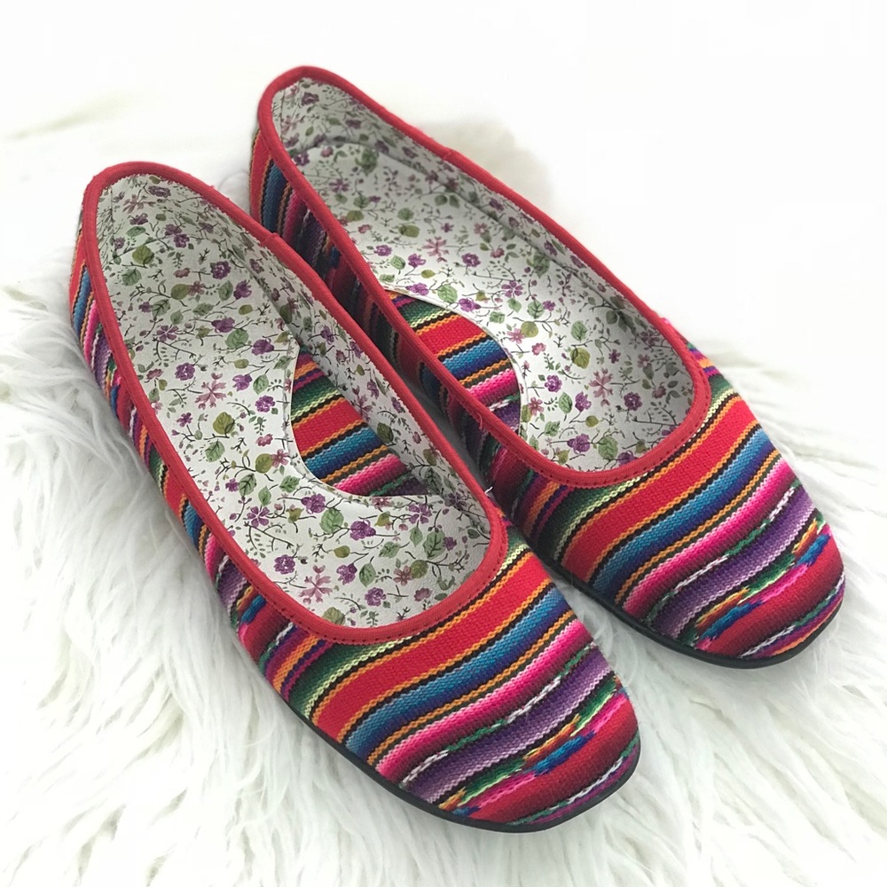 Handmade flat shoes